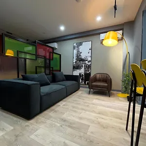 oteli̇ zi̇yaret edi̇n