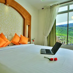 Monsoon Grande 4*, Munnar India