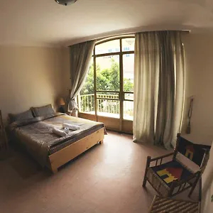 mr-martins-cozy-place.hotels-addisababa.com/